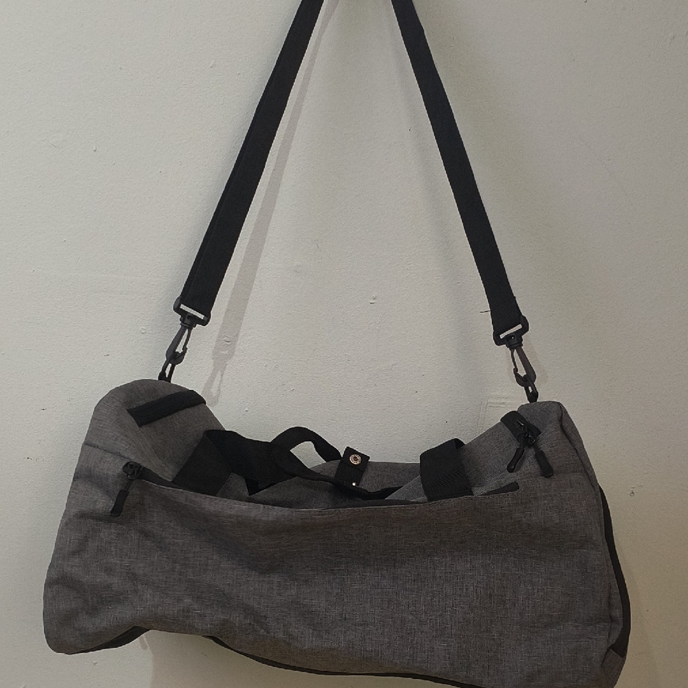 Sleek Black and Gray Men's Duffel Bag